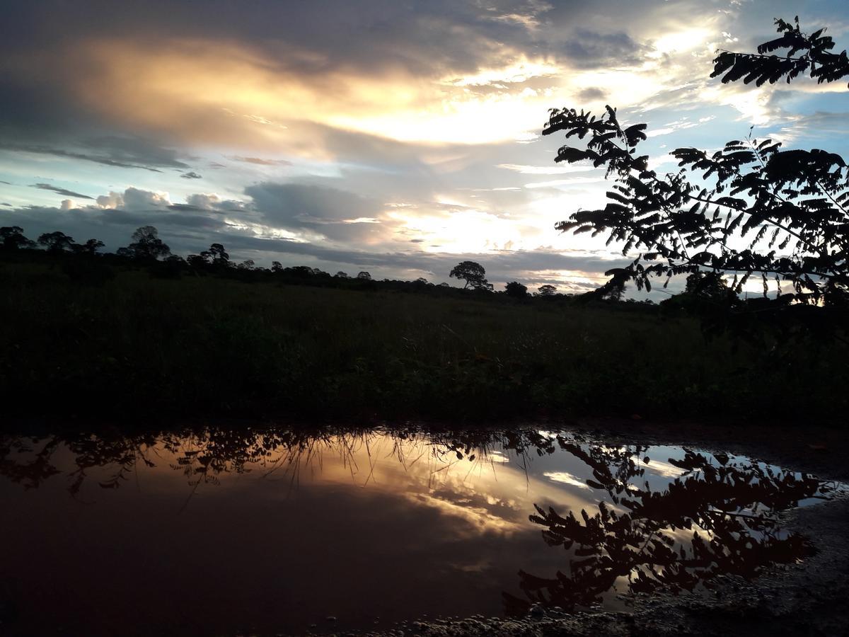 Hotel Pousada And Safari กูยาบา ภายนอก รูปภาพ